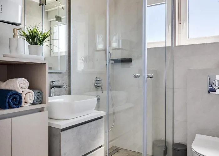 Апартаменты Salt Bloom Нин